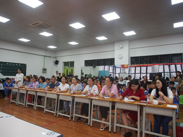 1560154300693093029.jpg 评委们.jpg